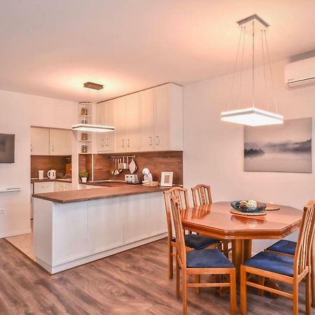 South Park, Vitosha View, 2-Bdr, 2-Bthr Apartment By Flat Mаnager โซเฟีย ภายนอก รูปภาพ